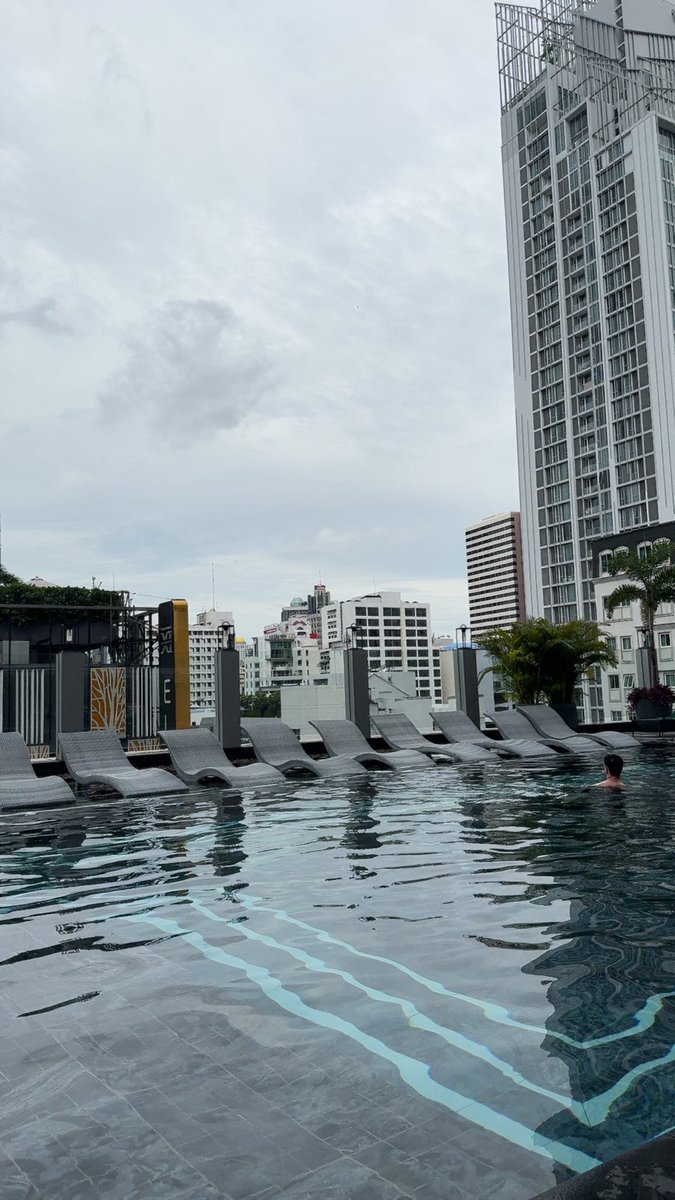 الضعيف مؤذي، وقت ما تتوفر عنده القوة سيستخدمها في الغالب لأذية الأشخاص .. الرحمة تأتي من القوي، واللطف من المتمكن، والرأفة من القائد، والمغفرة من القادر..
#علمتني_الحياة