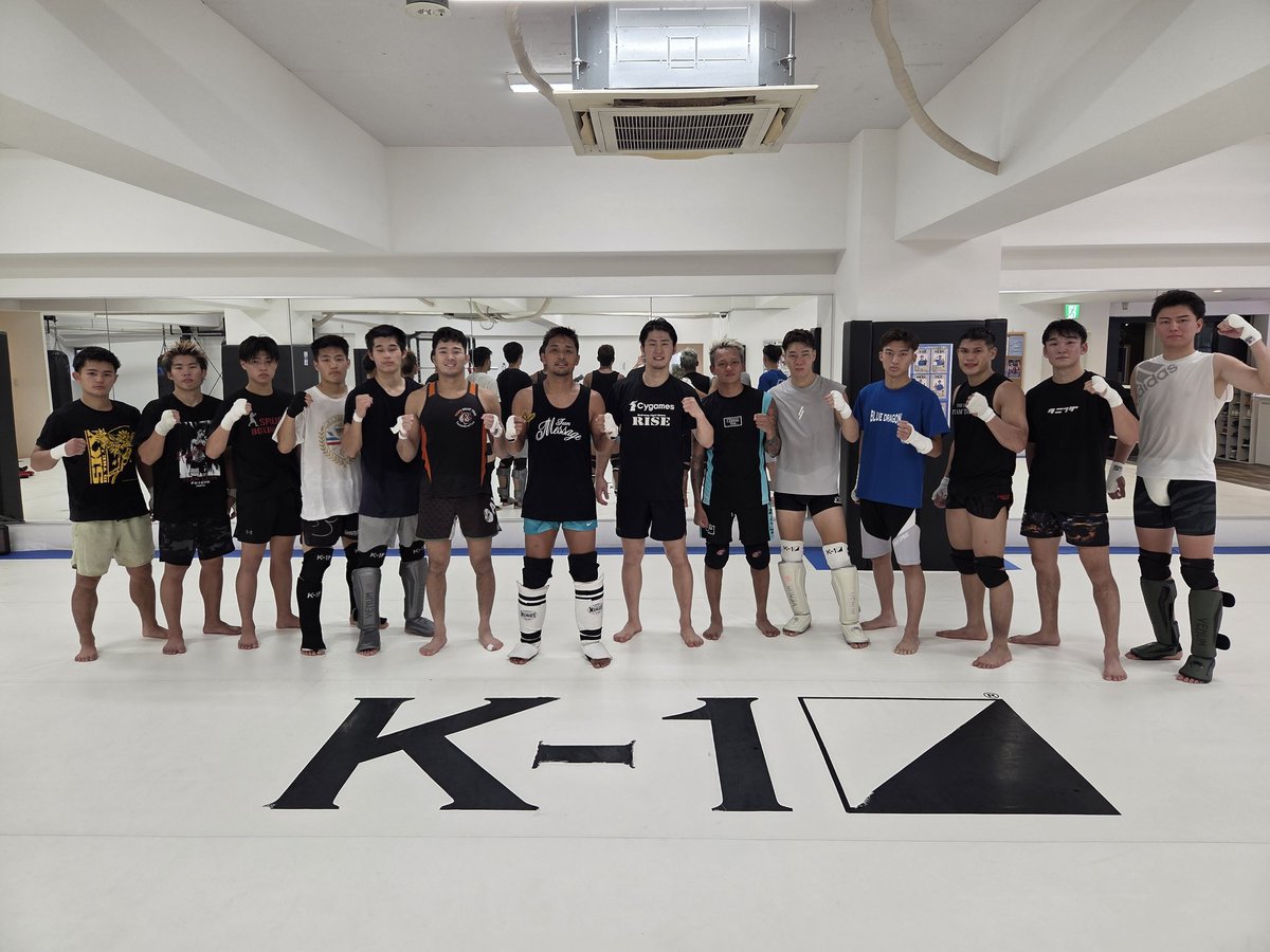 毎週土曜日14時からの合同スパー。

今週もKnockoutチャンピオン大沢文也選手、DEEP☆KICKチャンピオン稲井良弥選手、OOTA  DOJOの田嶋椋選手、タクリ・ロスビン選手が参加して下さいました！

ありがとうございました！
本当に勉強になります。
また何卒よろしくお願いいたします！