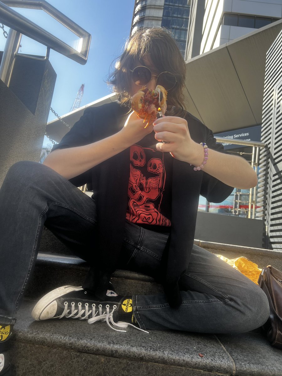 imma smoke that shit in the venue, what u gonna do Báhn Mì?