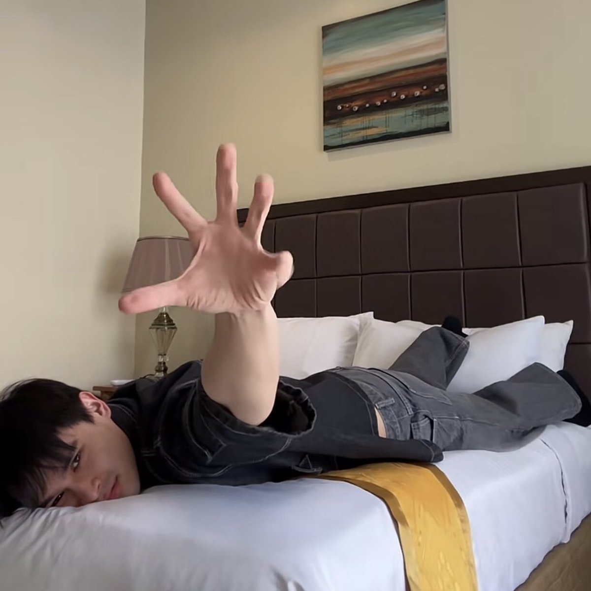 fleetingquill's tweet image. average wasabi listening experience
RALPHVEE FOR WASABI MV
