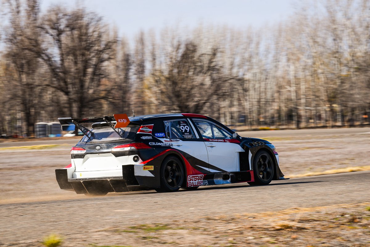 Jornada productiva en Roca

Matías finalizó 8° en la clasificación que disputó este sábado el #TC2000 en #GeneralRoca, el piloto de Necochea tuvo un marcada evolución a lo largo de la jornada y es optimista para la carrera final de la sexta fecha 👉 facebook.com/MatiasCapurroOk 👀