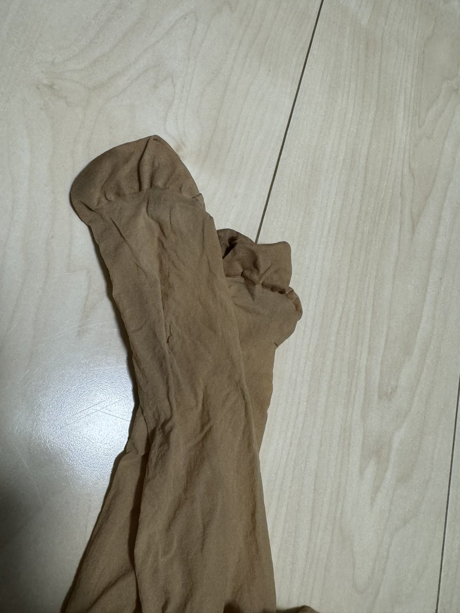 jgtpmdw's tweet image. 15時間履いたストッキング買いたい人DM笑
真夏のパンプスOLのストッキングはとにかくやばい、、、泣🤣🤣

#踏み活　#高身長女子　#ストッキング
#パンプス　#売り子　#OL #足臭　
#パンプスOL #靴脱ぎ　#足蒸れ
#リアル調教　#M男　#お貢ぎ奴隷