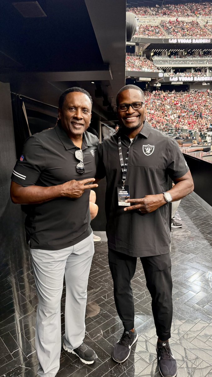Alvis James Whitted (@coachwhitted) on Twitter photo Blessed To Have Played With & Learned From This Man! One Of The Greatest Players & Human Beings I Have Ever met! <a href="/ProFootballHOF/">Pro Football Hall of Fame</a> <a href="/81TimBrown/">Tim Brown</a> Blessed To Have Played With & Learned From This Man! One Of The Greatest Players & Human Beings I Have Ever met! <a href="/ProFootballHOF/">Pro Football Hall of Fame</a> <a href="/81TimBrown/">Tim Brown</a>