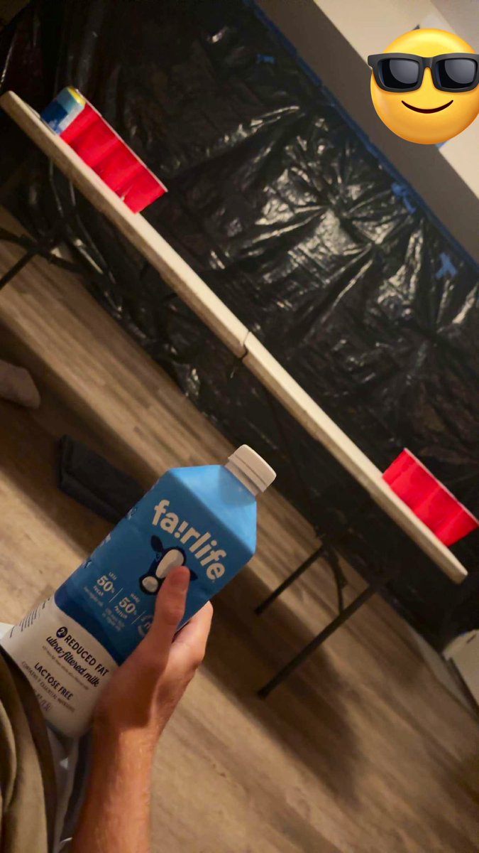 tweakerinttown's tweet photo. Someone send serious help #milkaholic https://t.co/V3FRTMvH2X