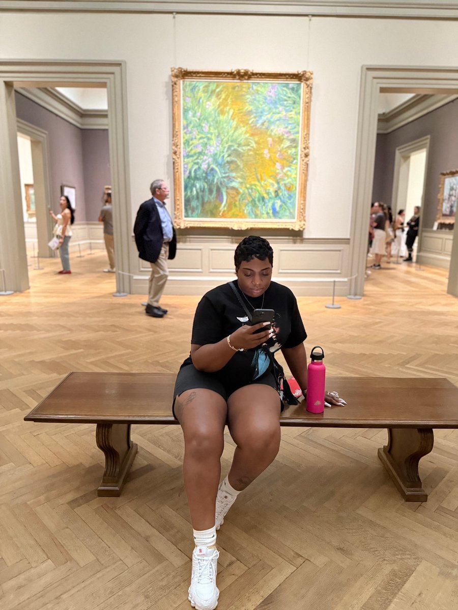 MAr_BHR's tweet photo. Took a Bad B!tch to look at Art 
*That crease is crazy 🥴* https://t.co/I3LIFzqFdv