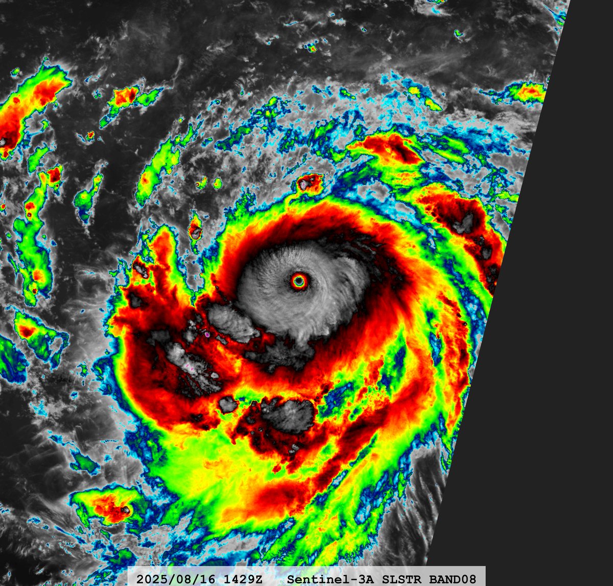 zeb199818's tweet photo. #05L Hurricane #ERIN
Satellite: #Sentinel3A #SLSTR
Channel :
#SLSTR S8 (10.854 µm) 1-km
Time : 2025/08/16 1429Z
Eye Temp : 25.68 °C
Data Source : Copernicus L1B
CPA : ~200 km https://t.co/AIMf6kq8nV