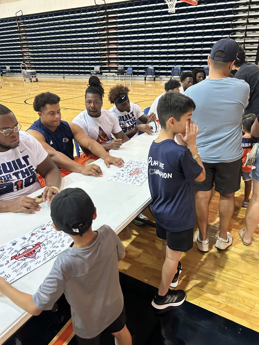 Angel | porvida tweet media