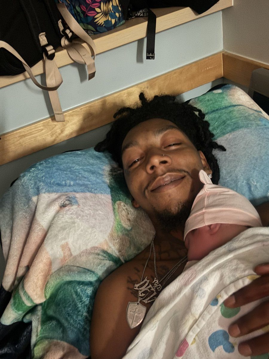 DaRealYwBDev's tweet photo. Wynter Amour Calma Johnson Born 08/15/2025 at 2:27am weighting 8 pounds and 10 Ounce I️ love you 💙 #SecondBorn #GirlDad #ProudDad https://t.co/0VnAAOgx6O