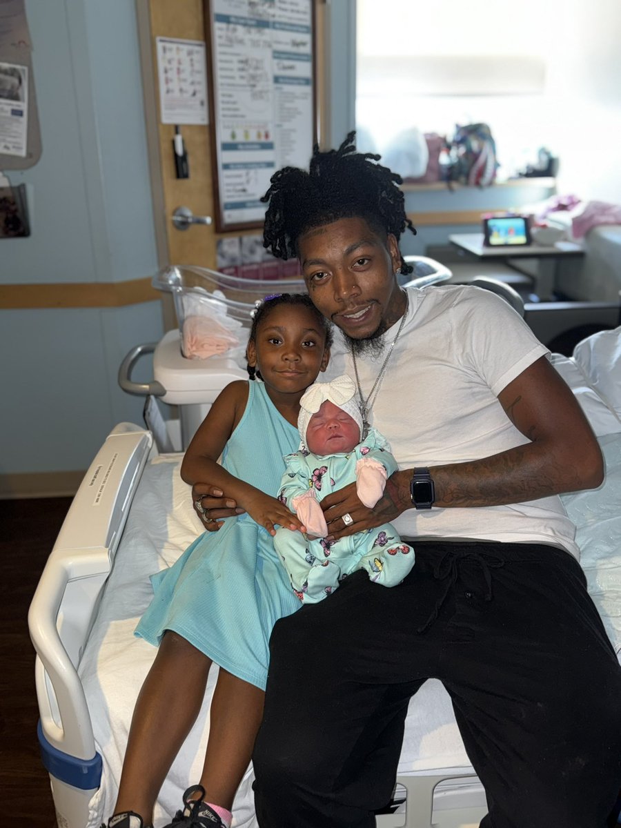 DaRealYwBDev's tweet photo. Wynter Amour Calma Johnson Born 08/15/2025 at 2:27am weighting 8 pounds and 10 Ounce I️ love you 💙 #SecondBorn #GirlDad #ProudDad https://t.co/0VnAAOgx6O