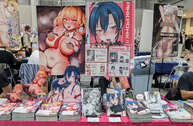 設営完了しました😊 
クソデカアクスタも置いてあるのでぜひ見に来てください〜!! 