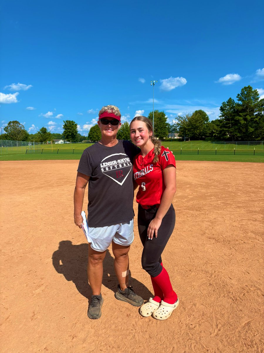 RachaelB2027's tweet photo. Had an amazing day at @LRSoftball camp today. Thankful for Coach @HollarShena and Coach Kenley giving great feedback and recognizing my talent. @nationals_bmac https://t.co/hKXs4m0M7M