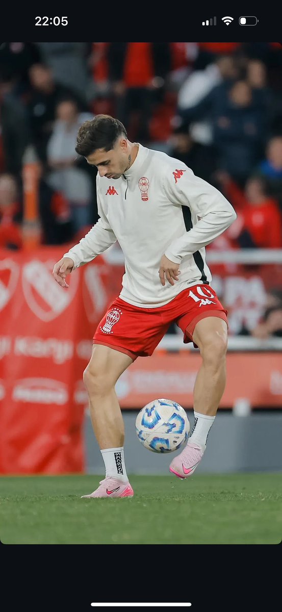 bichoquemero's tweet photo. A donde te fuiste Walter ? Te merecías ir a un mejor club, más que entible que quieras cambiar de aire, pero jugas solo en #Independient. Tu club te espera con los brazos abiertos diez #Huracan https://t.co/L4UKDgSkUB