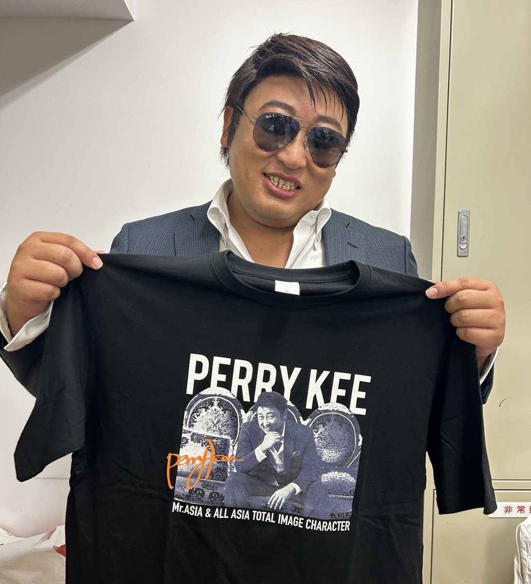 本日も11:00よりオープンします。 展示をじっくり楽しんだら次の緊急来