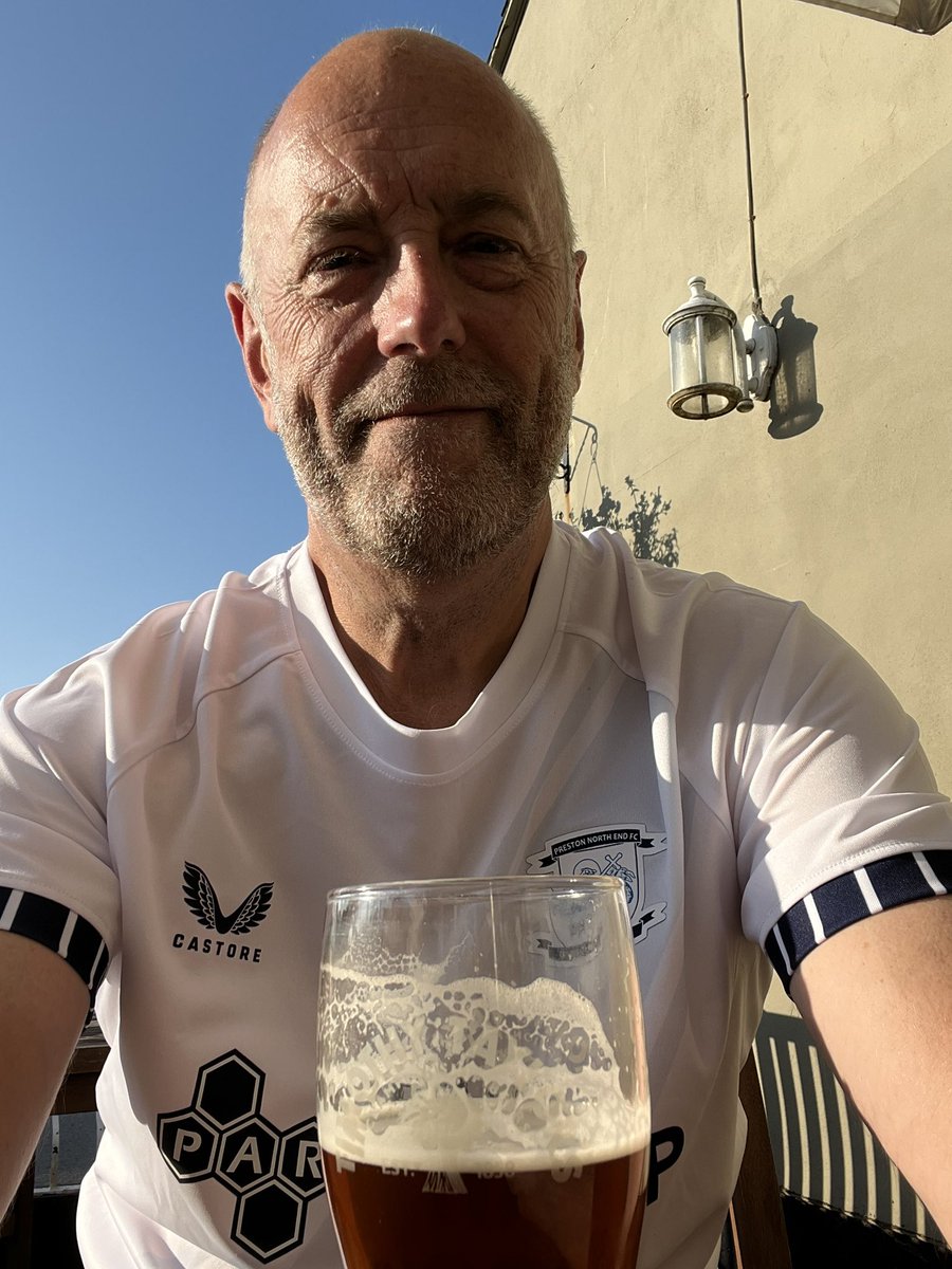 What’s not to like! A pint in the Preston sun, 3points for your team and flying to stavanger to see a mate tomorrow! Life’s good!