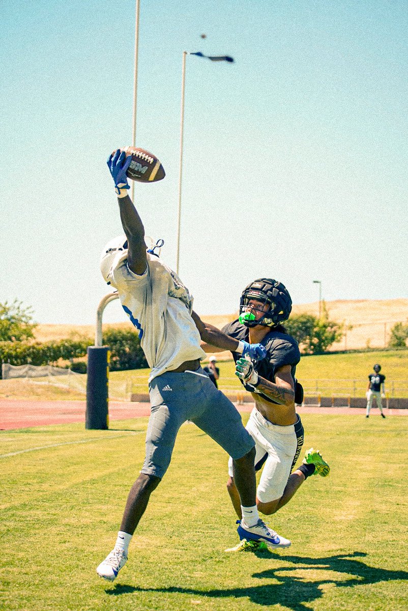 Beautiful day in the end zone at Butte college.
That’s a wrap for CSM’s first scrimmage✅💙

Thank you Butte for having us‼️
#backtowork