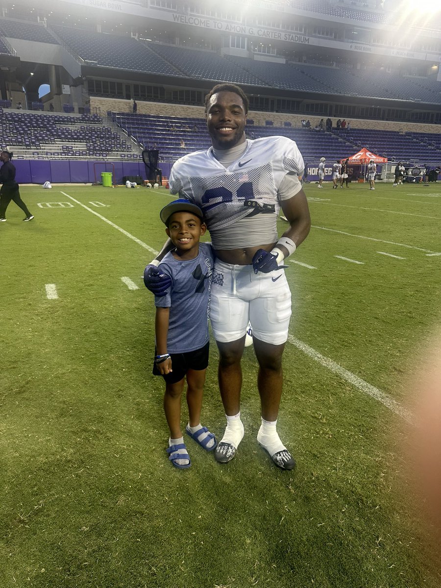 D.Jones (@jonesdemarques) on Twitter photo Me and Blaise surprised <a href="/NatePa7mer/">Nate Palmer ✞</a> at practice. He we was happy were there. Make time for FAMILY!! Me and Blaise surprised <a href="/NatePa7mer/">Nate Palmer ✞</a> at practice. He we was happy were there. Make time for FAMILY!!