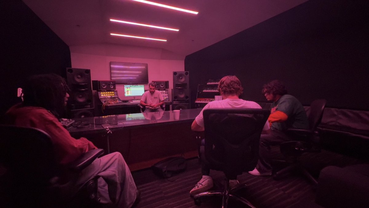 suuck's tweet image. my life