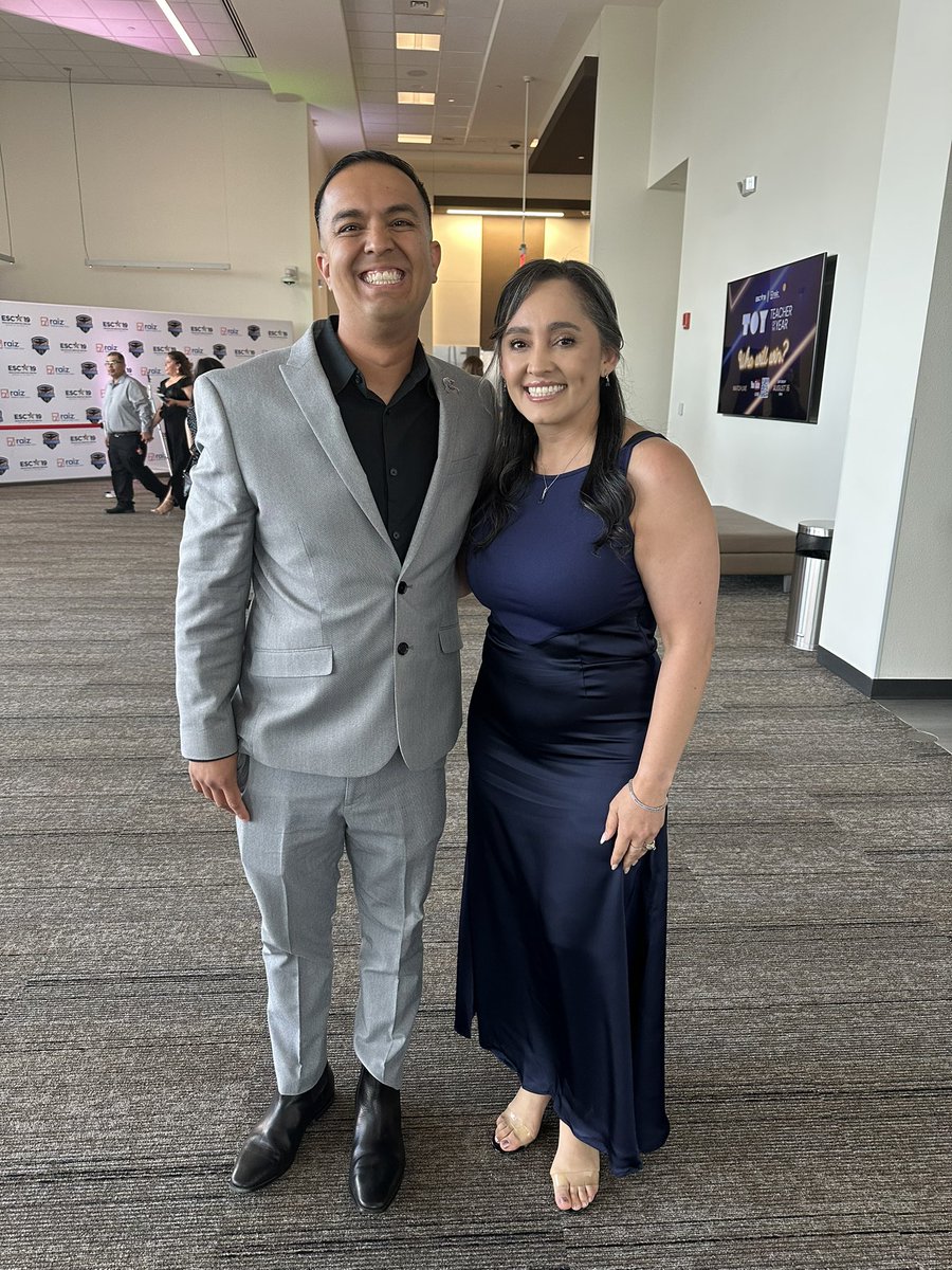Blanca I Cruz (@blancacruz444) on Twitter photo Right alongside our teachers of the year stand all of our teachers who are also Champions!
All of you deserve this recognition 💙
Tonight, you shine through Ms. Quiñones and Mr. Aldavaz ✨
<a href="/SanElizarioISD/">San Elizario ISD</a>
#ManoaMano Right alongside our teachers of the year stand all of our teachers who are also Champions!
All of you deserve this recognition 💙
Tonight, you shine through Ms. Quiñones and Mr. Aldavaz ✨
<a href="/SanElizarioISD/">San Elizario ISD</a>
#ManoaMano