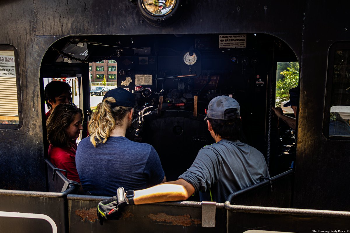 OhioRailway's tweet photo. The ORM crew had an amazing day at the Lebanon Mason Monroe Railroad riding behind the historic Jeddo Coal No. 85 "Mack"! Big thanks to Ray &amp; team! 🚂 #SteamTrains #Railfanning #OhioRailwayMuseum https://t.co/sudBbM2EjN