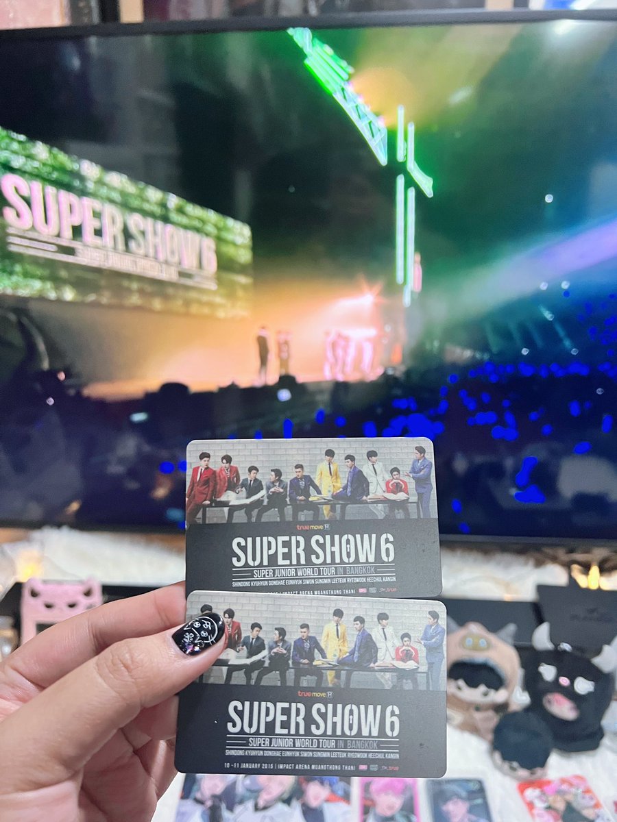 Nu_YJ's tweet image. เข้าคอนเสิร์ตแล้วนะ 💙😅  
#SUPERJUNIOR #SuperWeek
#SuperShow6 #SuperShowStreaming
ดูคอนเพ้บจบต่อด้วยคอนเอสเจต่อเลยจ๊ะ 😅