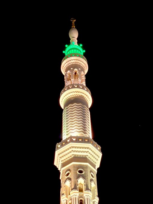 فجريات الحرم تداوي القلب
 وتأخذك لعالم آخر ❤️