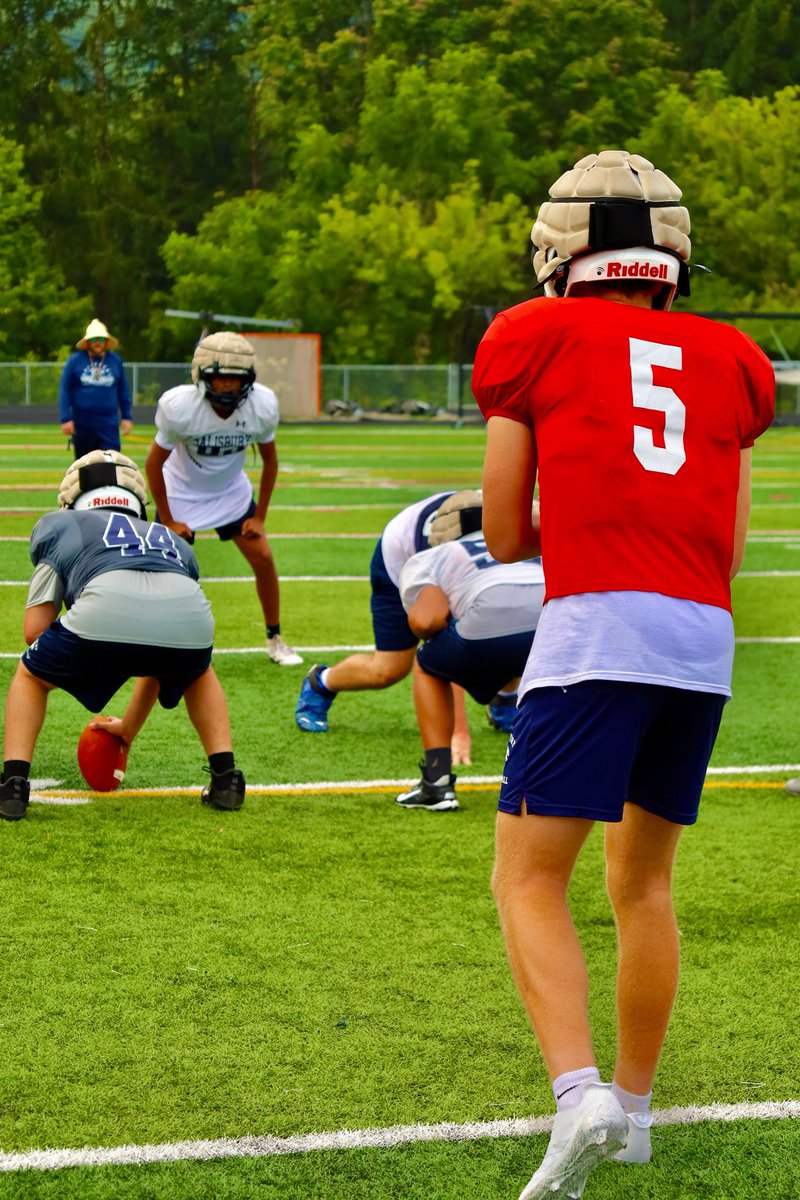 Eli_Rodas_11's tweet photo. Freshman szn I’m coming for you! #breakoutszn #highschool https://t.co/cODQ04BYFD