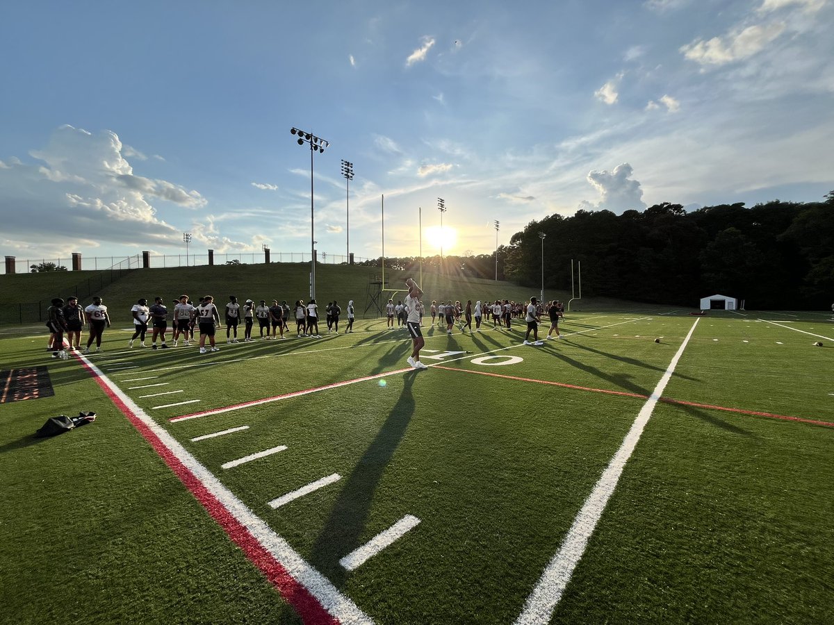 CoachCareyDL's tweet image. Beautiful night in the Delph ! Boys are itching for first opponent! Stacking days until then! 

#CodeRed 🚨‼️
