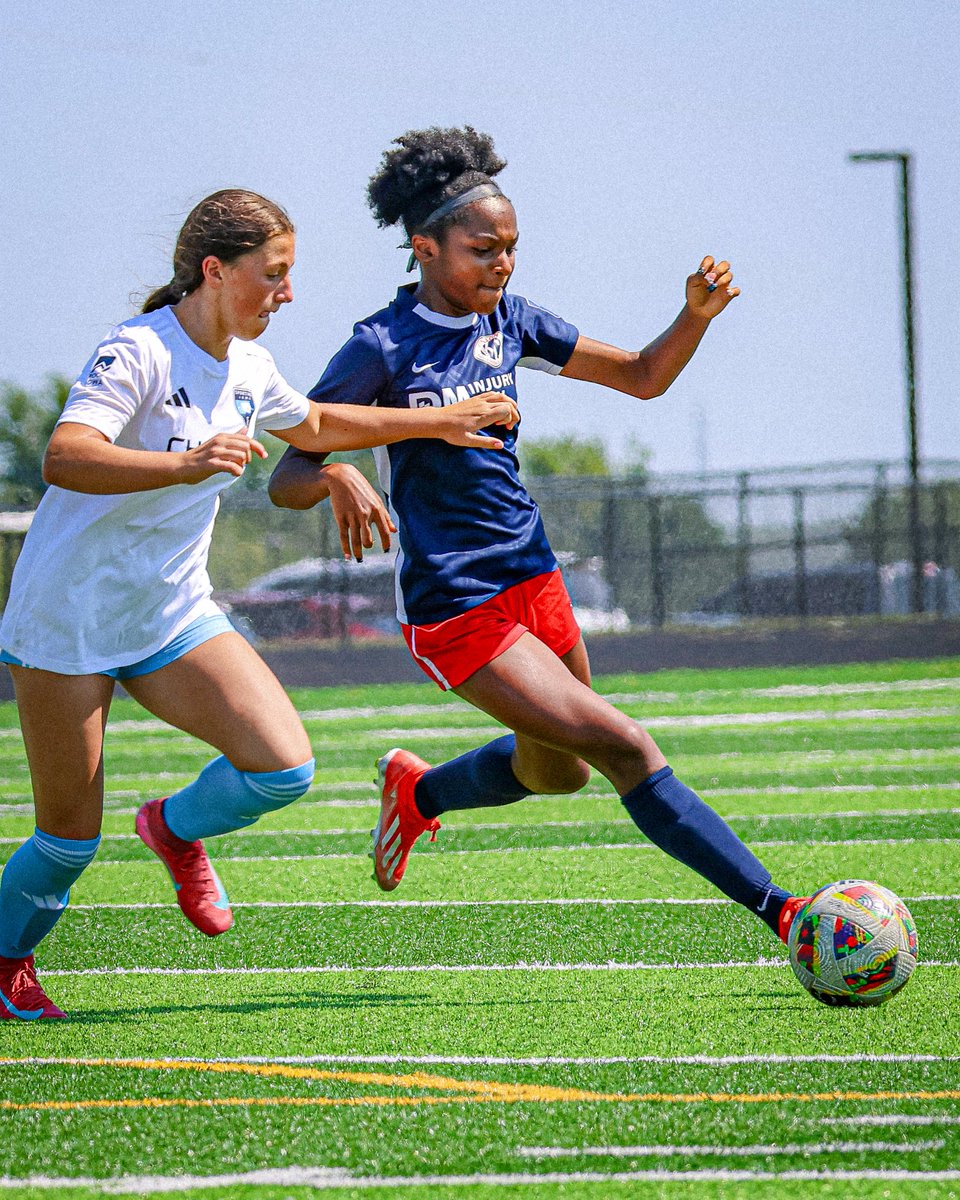 unionkcga11's tweet photo. .@unionkcsoccer 2–1 @SportingIowa 
100° heat. 80 minutes of grit.
The girls battled, stayed physical, and got the job done. ⚔️💨
#ChasingIt #RunWithUs #UnionKC #GAReady @unionkcGA @GAcademyLeague @ImYouthSoccer @ImCollegeSoccer https://t.co/z0eunVl7r3