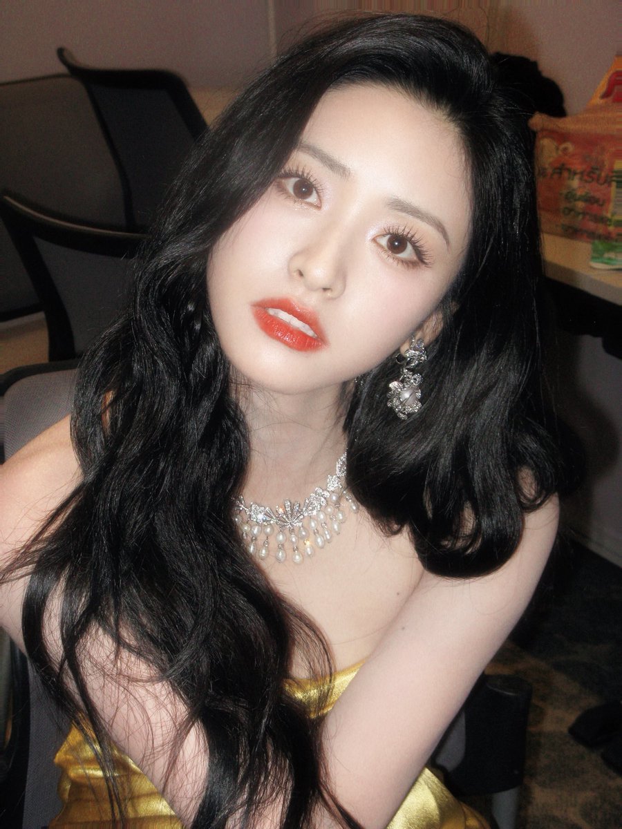 dramapotatoe's tweet photo. #ShenYue shares snaps from 2025 Weibo Cultural Exchange Night in Bangkok

More - https://t.co/a662Mg4tQa https://t.co/xByYLDGp9i