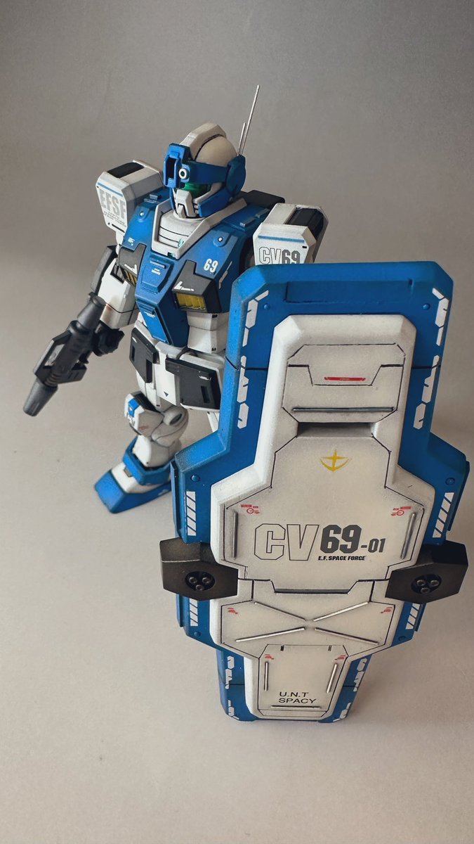 【新作】 HGジム・ガードカスタム完成しました！

シールド重いよー💦

それにしても実に久しぶりの新作です。
やっぱジムはいいのう！

#gunpla #ガンプラ #ガンプラはどんな自由な発想で作ってもいいんだ #ガンプラ好きと繋がりたい #HGジムガードカスタム