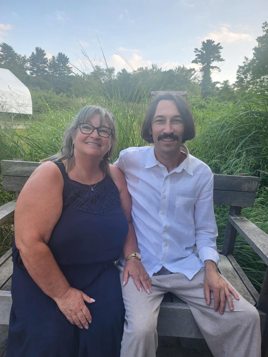 chilling w my mom at my sister’s wedding