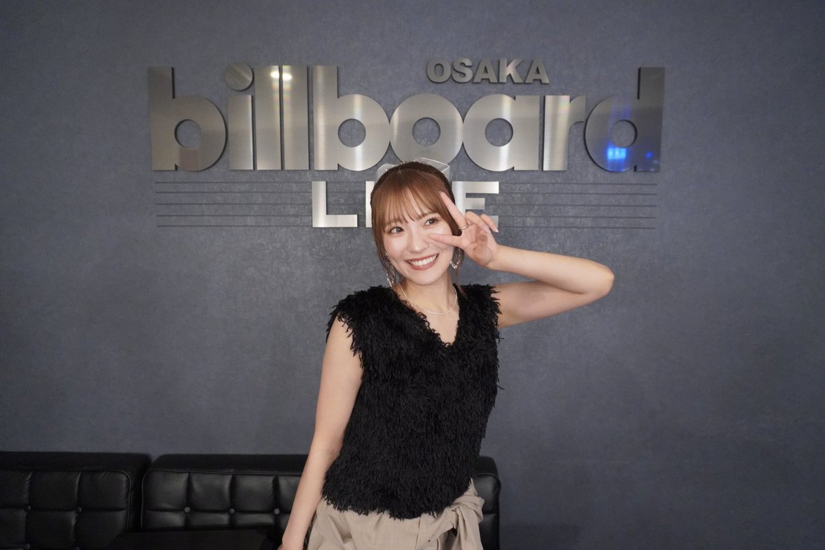 6En74njv0lfKfVM's tweet photo. こじりん、Billboardで最後に彩ちゃんの「幸せの欠片」を歌ってくれたの？ありがとう😢

卒業まで体調に気を付けて、悔いなくアイドルを楽しんでね。
もちろん、卒業後も応援します☺️

#TheColorofBloom
#小嶋花梨 
#NMB48
#山本彩
#幸せの欠片 https://t.co/SykqbP54Fz