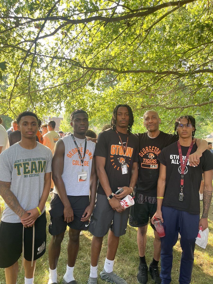 New chapter starts today 💪🏽 <a href="/ChrisBriggsGC/">Chris Briggs</a> <a href="/GtownTigersMBB/">Georgetown Tigers Basketball</a> <a href="/fcthsathletics/">Fern Creek High School</a> <a href="/FernCreekBball/">FernCreekBasketball</a>