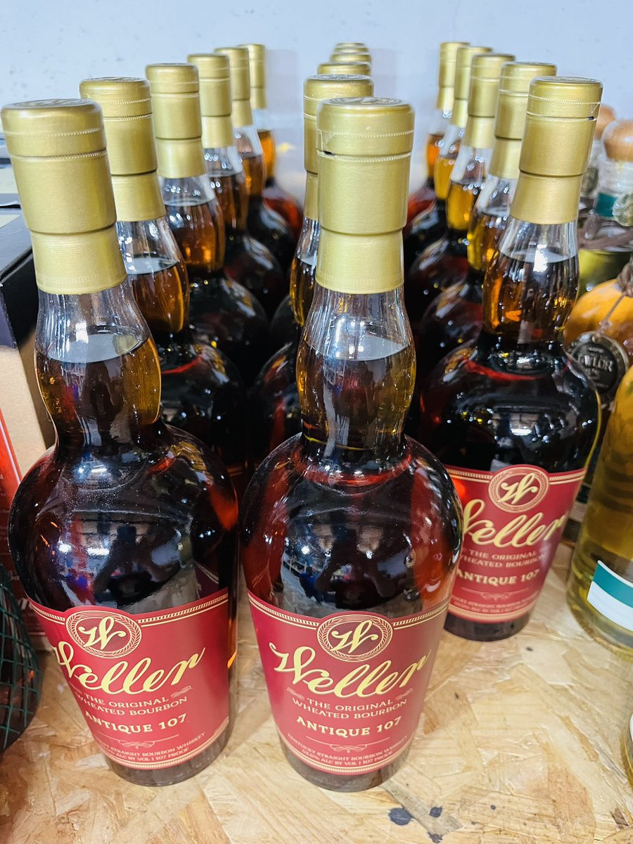 MarkVSlaughter's tweet photo. Bourbon Party 2025
#DropItLikeItsHOT https://t.co/GhtW0yGRmd