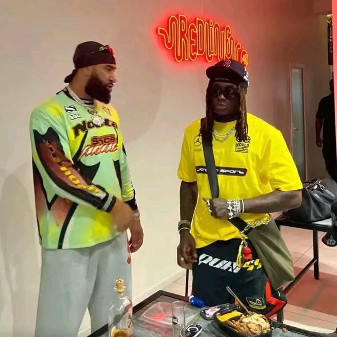 🚨 Himra sera le premier rappeur ivoirien présent sur un projet de Ninho et de La Fouine !

Hype ? 🤔