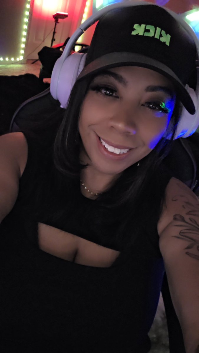 We live!! SATURDAY NIGHT! Meet me here kick.com/LadyStanton!! Come by say hey!!
#kickcommunity
#KickStreaming