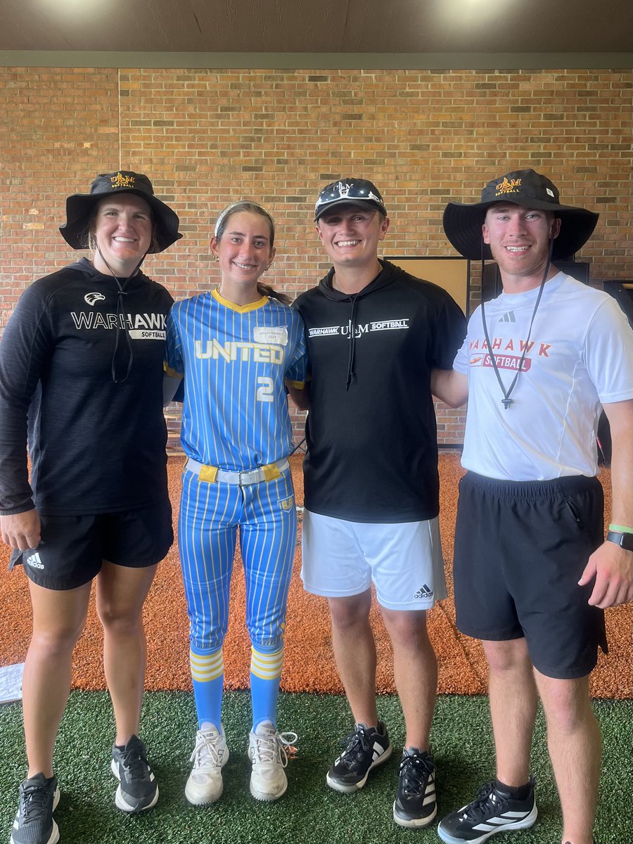 briley_byrnes's tweet photo. Grateful for an amazing day with @ULM_Softball!✈️

Thank you to coaches @molly_fichtner, @leawodach, @da_shipley99 &amp; @paul_miklovic for the opportunity to better my skills and showcase myself. I hope to be back soon!❤️💛🖤
#TalonsOut

@UNITED_18U @TheAmiyahWilson https://t.co/fv14oJvRqQ