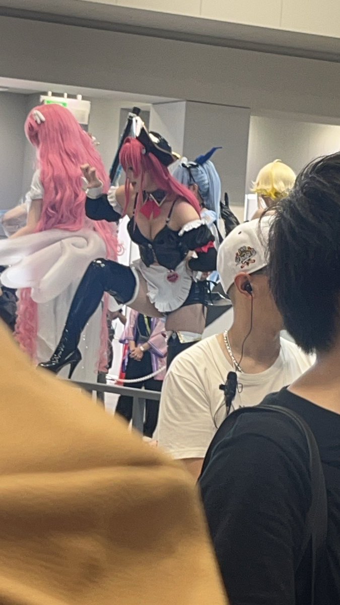 一品牛コマキ tweet media