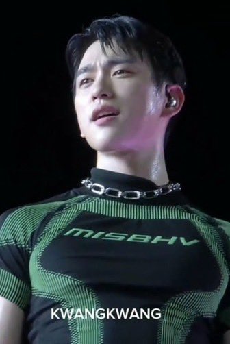 jinyoung_media's tweet image. for my sanity                     for my insanity