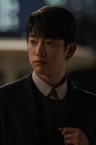 jinyoung_media's tweet image. for my sanity                     for my insanity