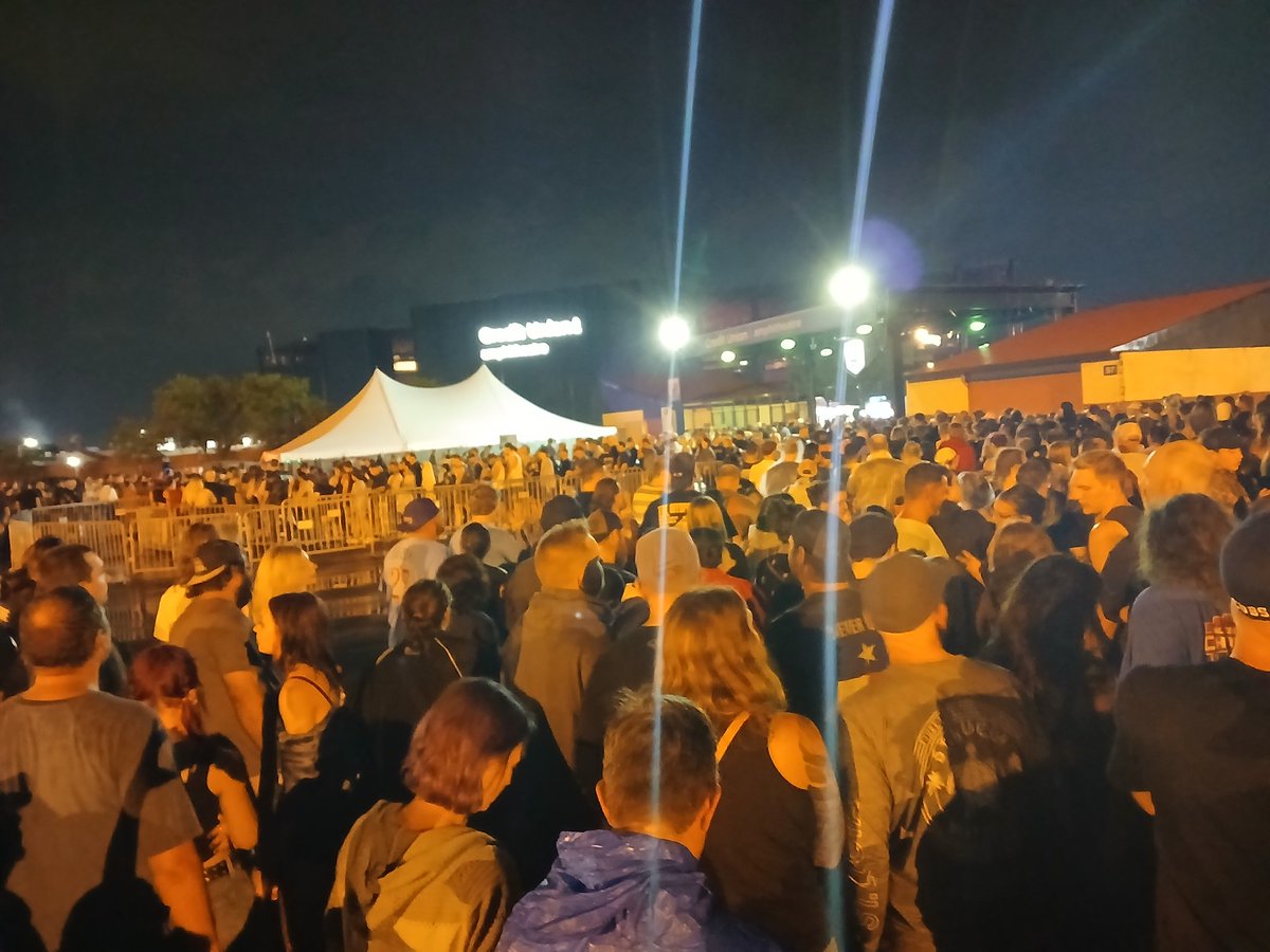 Nivek1314's tweet photo. @CreditUnion1Amp 350$ it's 920 music is playing and we can't even get into the gates. This is the worst concert experience of my life. You should have canceled this show. Shame on you, you robbed all of us. https://t.co/jtJWh6uWL0