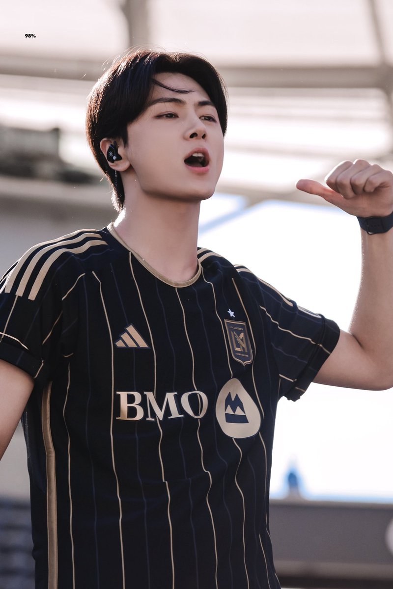 𝟗𝟖% tweet media