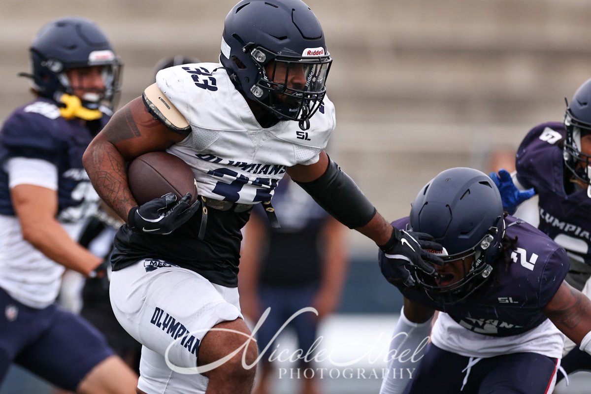 Nicole2Noel's tweet photo. Squad Scrimmage 
#ballin 
@SDmesafootball @SwagLabGD @JUCOFFrenzy @sdfootball @BallCoachGW @CoachChevSD @PeoplsProfessor https://t.co/O69DFK9yYA
