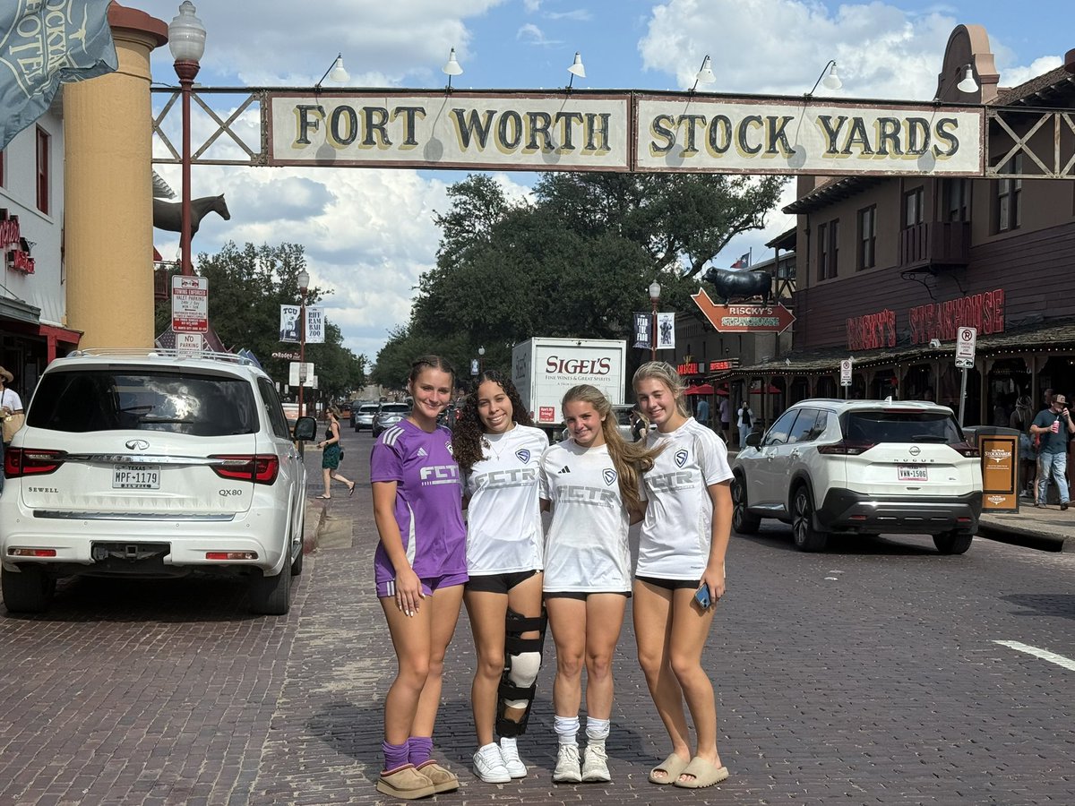 mjbrew09's tweet photo. Celly after our W today in the Ft Worth Friendlies! Happy to get on the score board with a lefty goal. Love a good through ball from @BradyBurtnett ! 

@StingSoccerClub @StingECNL09 @TopDrawerSoccer @PrepSoccer @ImYouthSoccer https://t.co/YQp62goOkY