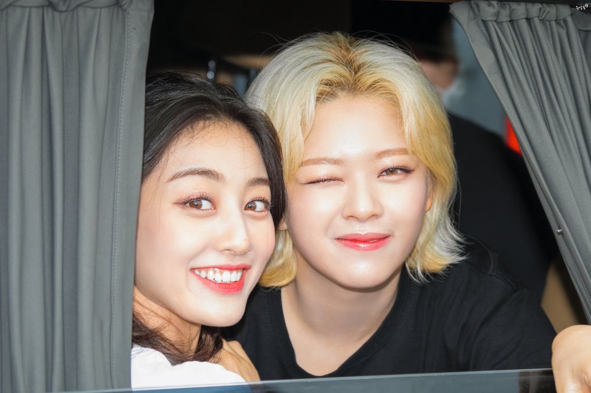 chanelyeon's tweet photo. https://t.co/kLbgsFCseL