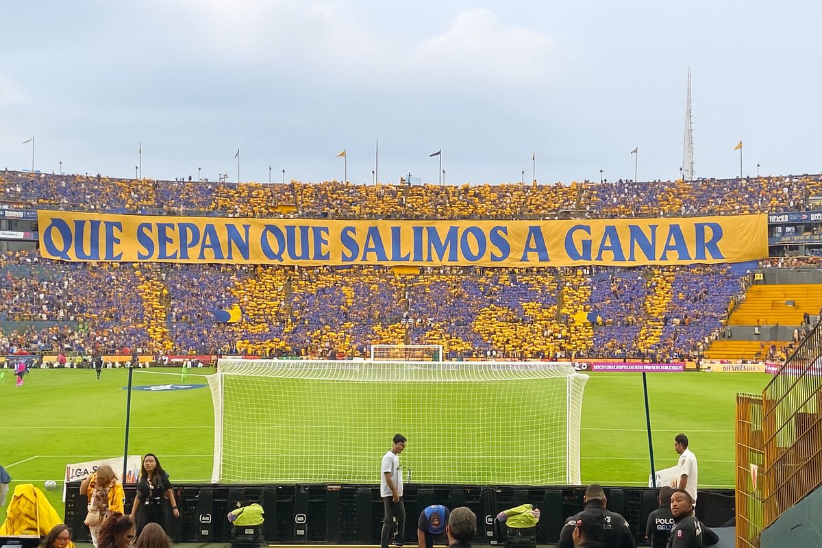 rayantro's tweet photo. @ElchilenoMX El correa viendo que el América no es como el puebla https://t.co/Jpz63eAkea