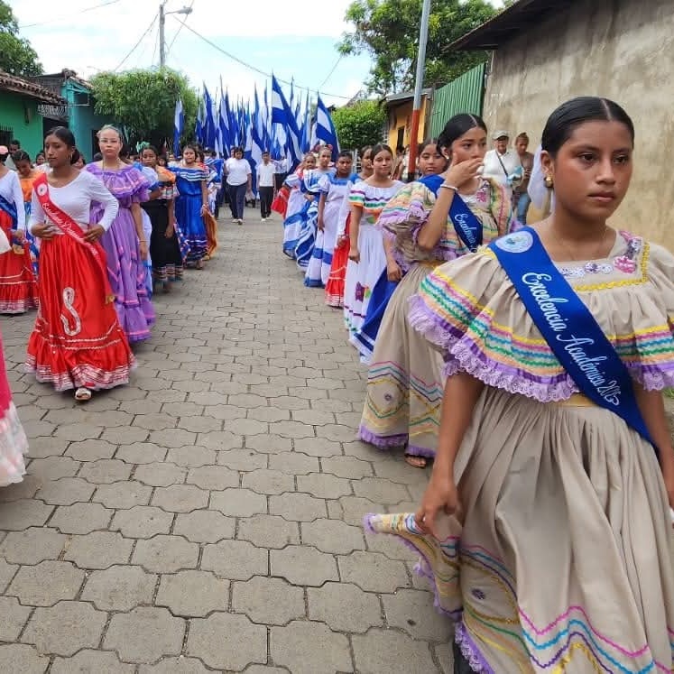 MinedGranada's tweet photo. #Nandaime  ¡Todos San Jacinto! 🇳🇮
Desfile Escolar Celebrando nuestras fiestas patrias 2025.
#TodosSanJacinto #AsíseviveelDesfile https://t.co/tThlgHiDvR