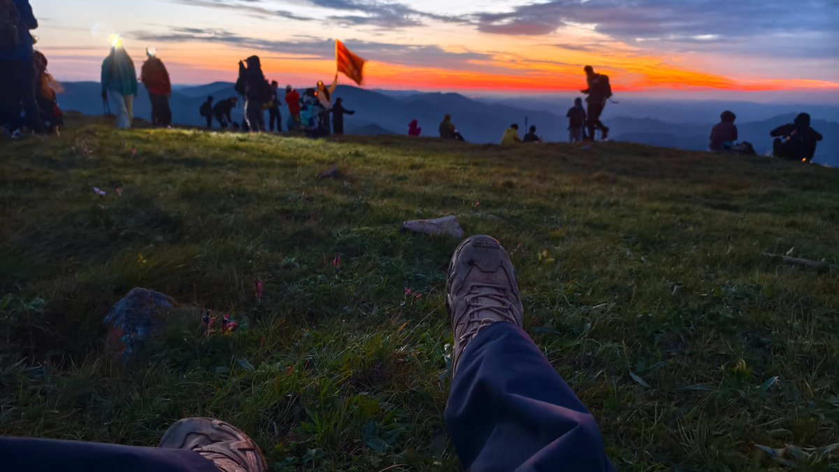 uling1994's tweet image. 不做爱的时候就去爬山