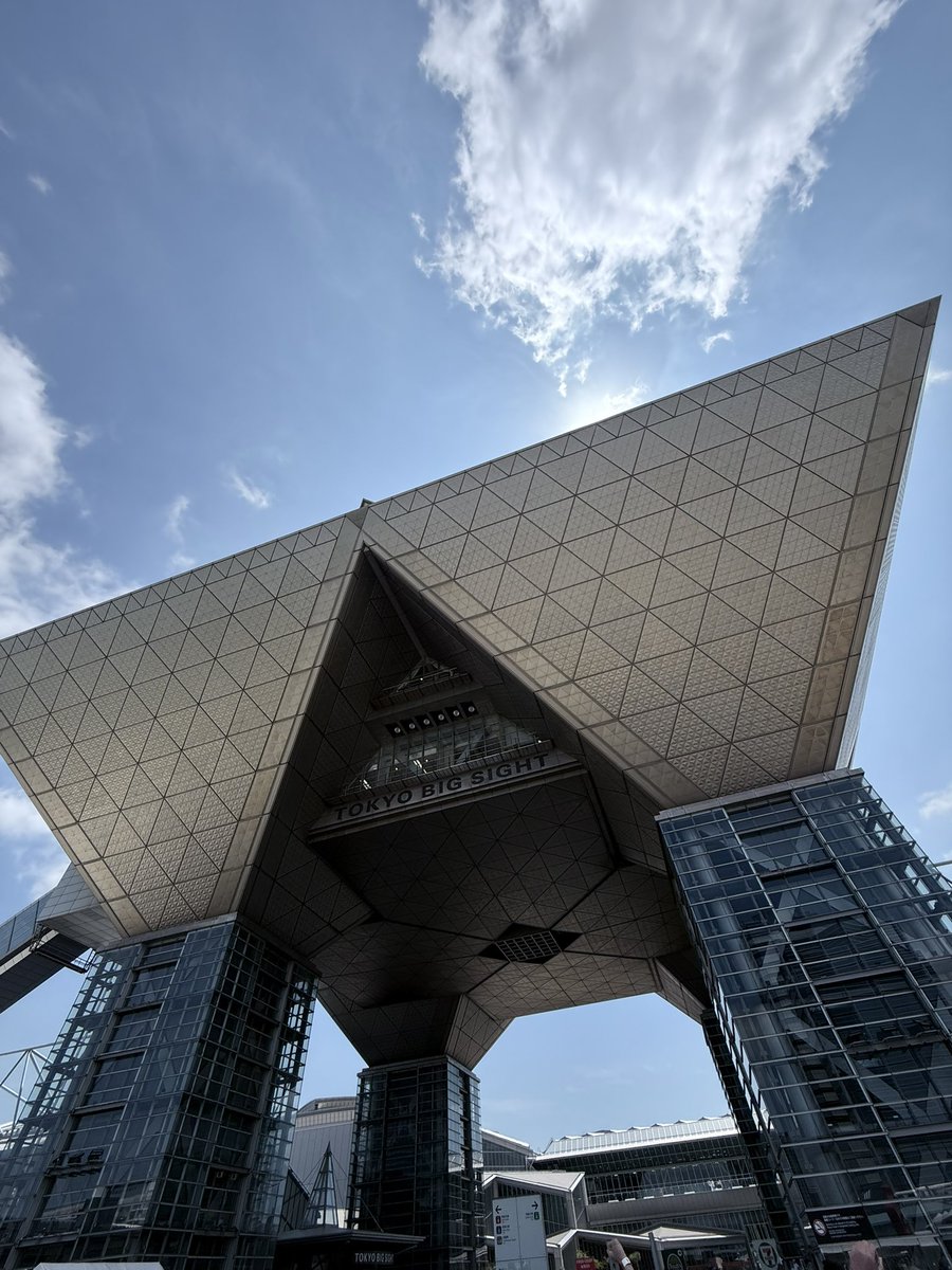 コミケ乁(•̀д•́)厂