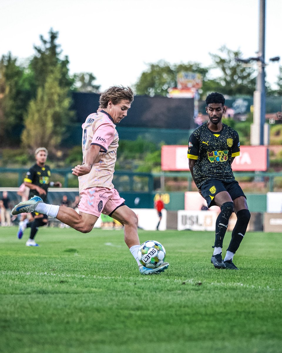 Las Vegas Lights FC (@lvlightsfc) on Twitter photo Still battling for the win in the <a href="/CCCNevada/">Comprehensive Cancer Centers</a> 2nd half ๐
1-1 | #NMvLV Still battling for the win in the <a href="/CCCNevada/">Comprehensive Cancer Centers</a> 2nd half ๐
1-1 | #NMvLV